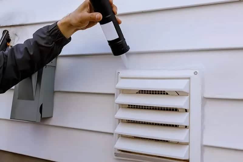 Kratki Wentylacyjne Zewnętrzne na Komin – Jak Wybrać i Zamontować?