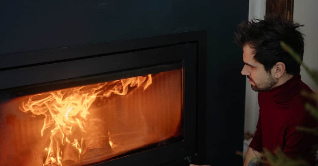 Ogrzewanie domu kominkiem z rozprowadzeniem ciepła | Top 5 powodów, dla których warto