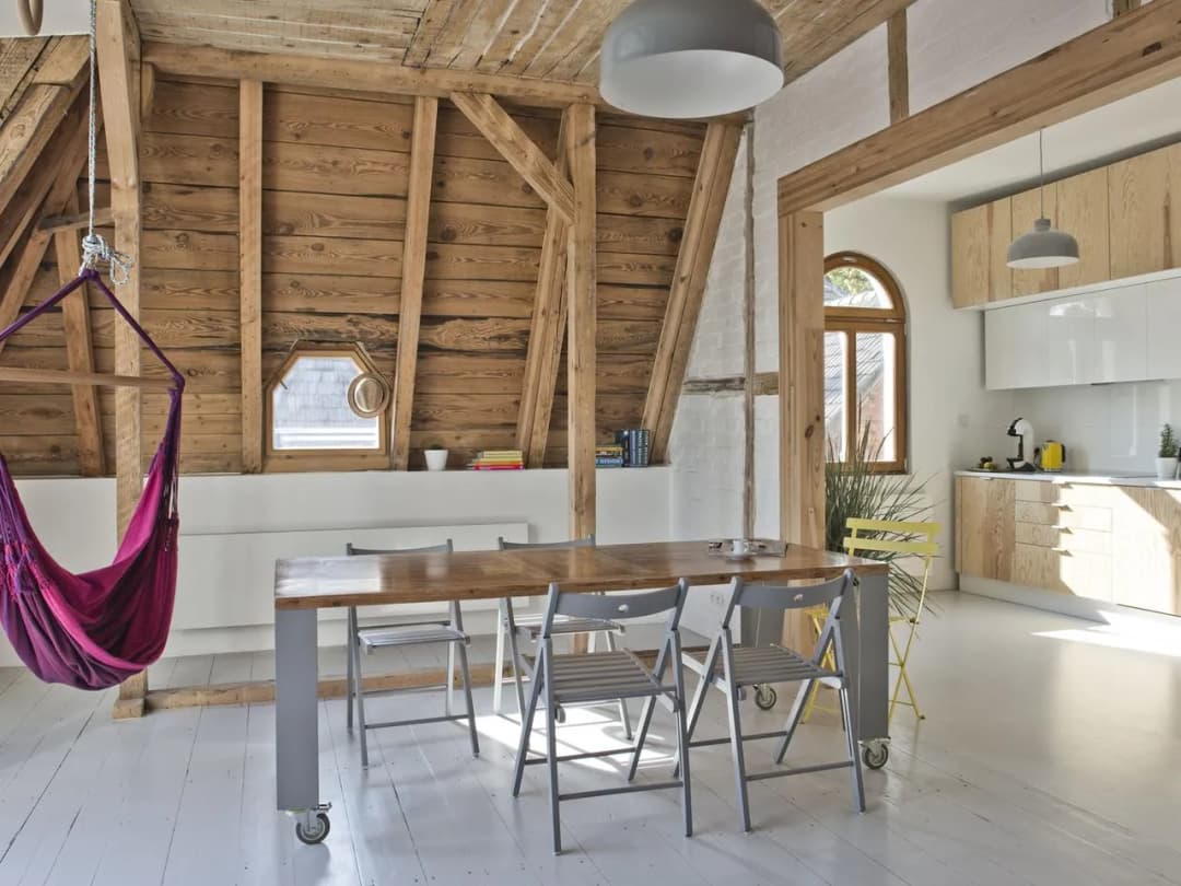 Jak skutecznie zastąpić lub ukryć słupy na poddaszu? Kompletny poradnik aranżacji przestrzeni